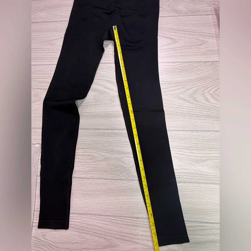 Sculpting Seamless Black Women's Leggings - Picture 8 of 11